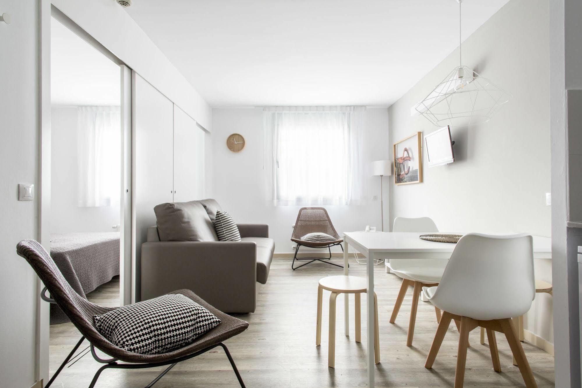 Residencia Universitaria Resa Manuel Agud Querol San Sebastián Exteriör bild